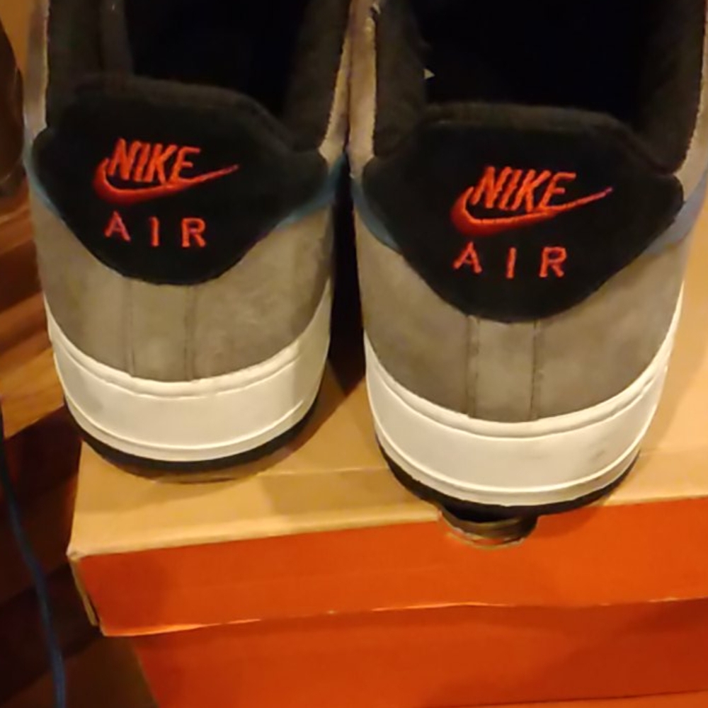 Escape --Nike - image 2